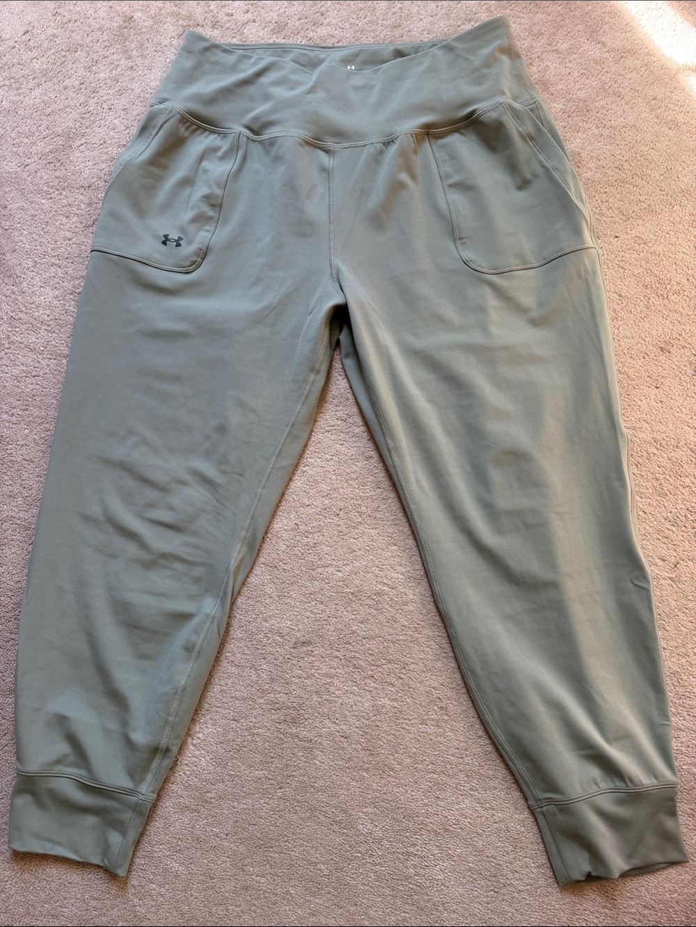 Under Armour womens Olive Green Jogger Pants with Side Pockets